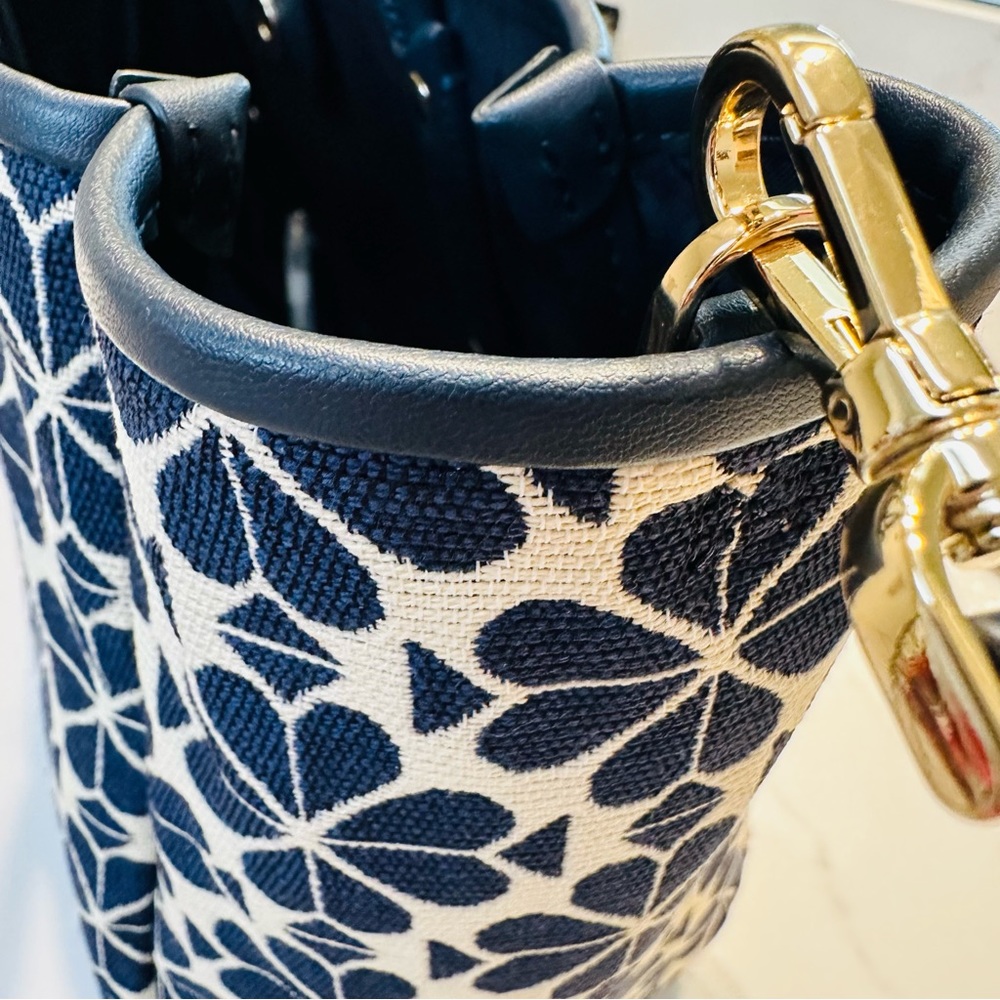 Kate Spade Navy Flower Jacquard  Medium Tote Bag used very gently - Picture 6 of 13